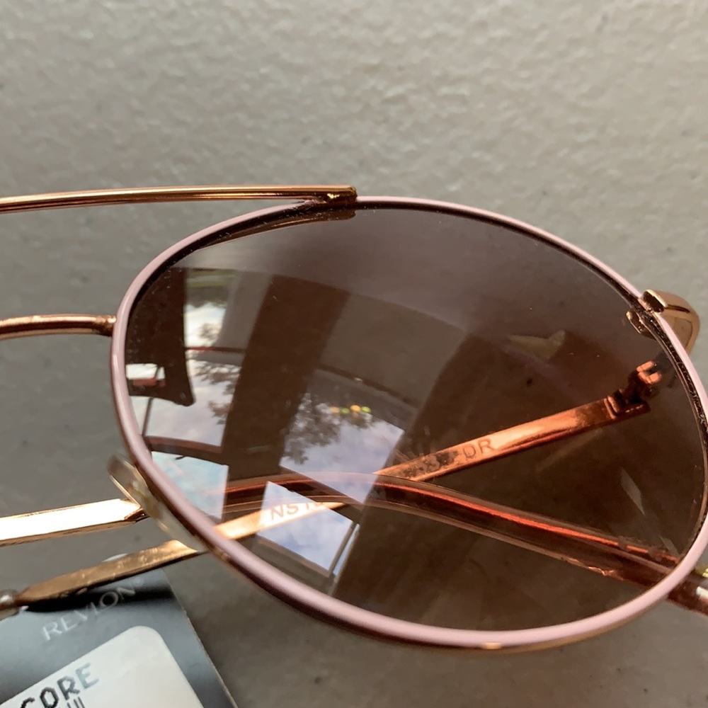 NWT: REVLON MAX PROTECTION UVA/UVB SUNGLASSES - Picture 8 of 8